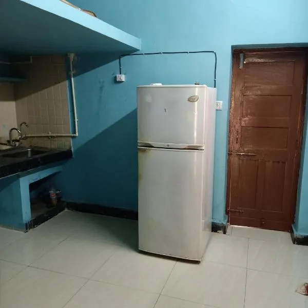 1 BHK House with AC fully operational kitchen with wifi, hotel in Hyderabad