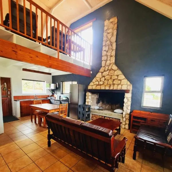 Verregaande Cottage with hot tub, hotel v destinaci Agulhas