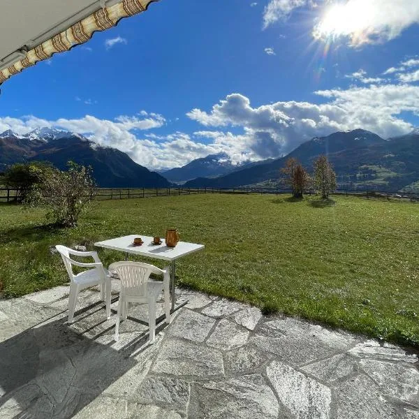 Quiet house with garden and mountain view, Hotel in Lenz