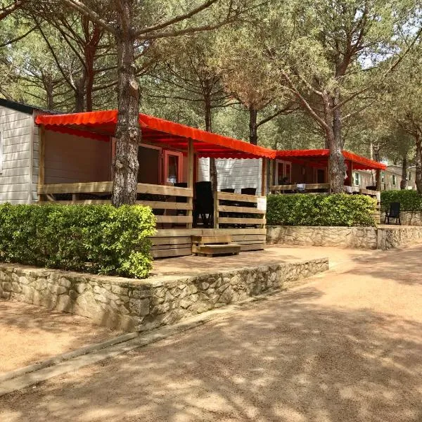 Cozy Glamping Chalet in Palams with Garden View, hotel di Palamós