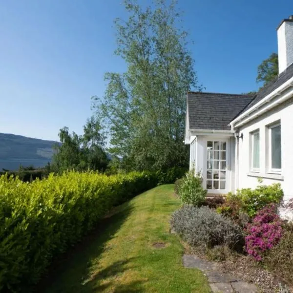 Loch Ness Cottages, hotel en Brackla