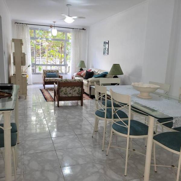 Apartamento no Centro de Pitangueiras, Guarujá - a 100m da Praia