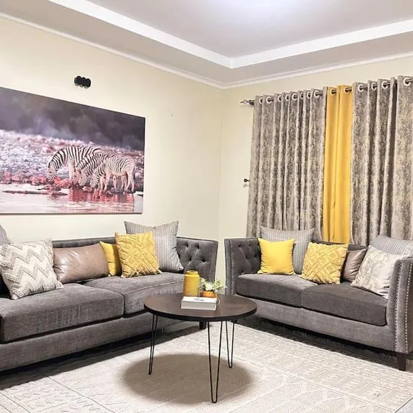 Exquisite two bedroom Penthouse-Fully Furnished at 360 Luxury, hotel en Kitale