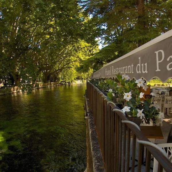Hotel Restaurant du Parc en Bord de Rivière、Robion en Luberonのホテル