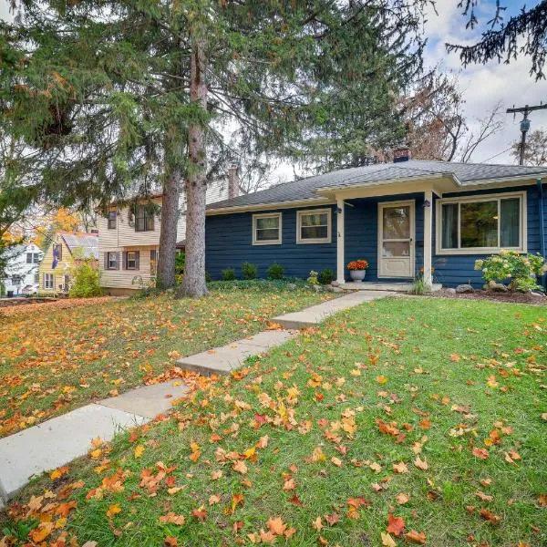 Ann Arbor Home w/ Deck, 2 Mi to Michigan Stadium!, Hotel in Ann Arbor