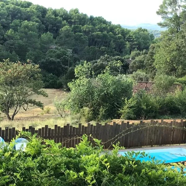 Parenthèse nature, hotel v destinaci Lorgues
