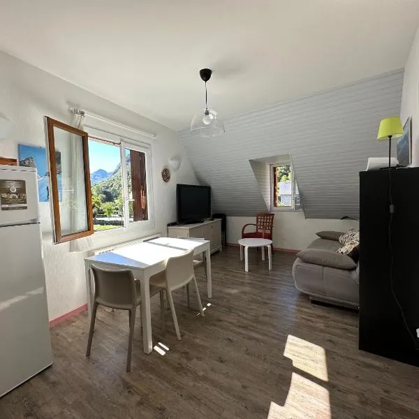 Appartement Bordères-Louron 3 à 5 personnes 3 étoiles, proche Loudenvielle, hotel v destinaci Bordères-Louron