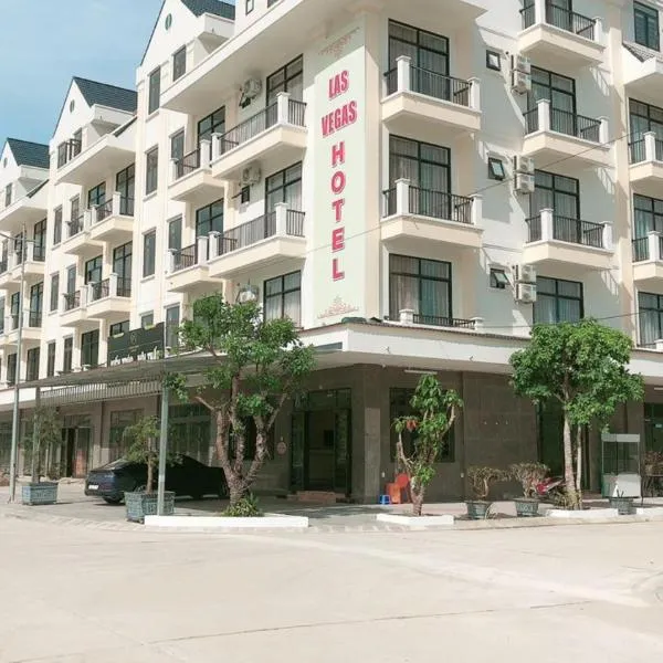 LAS VEGAS HOTEL, hotell i Quang Ninh