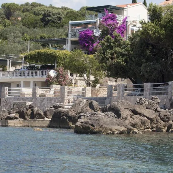 "Azzurra Apartments, hotel v destinaci Molunat