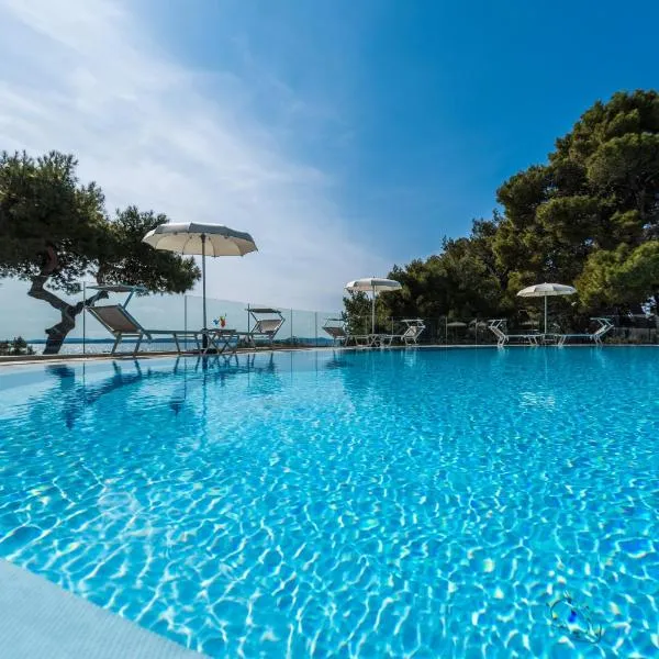 Hotel Pinija, hotel v destinaci Petrcane