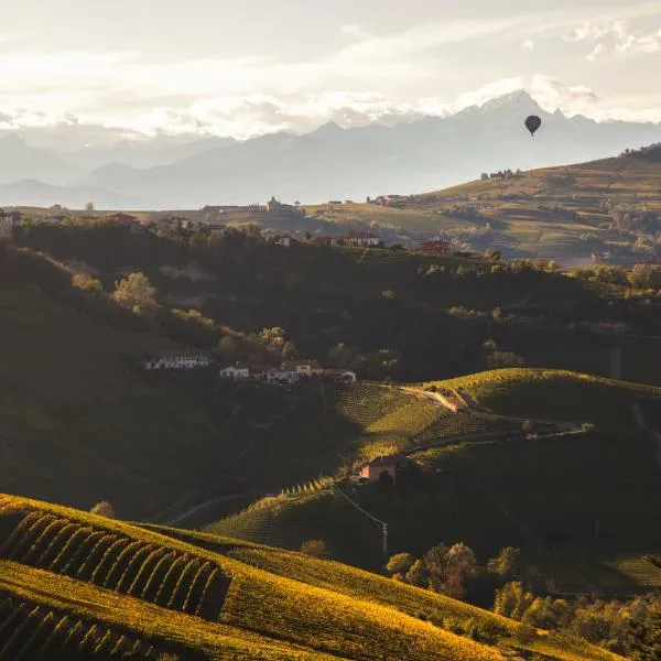 CASA NELLE LANGHE, hotel en Serralunga d'Alba