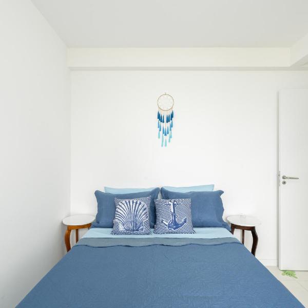 Vista do nascer do SOL e do MAR da janela do quarto seu quarto - Apartamento com dois quartos, sala de estar, cozinha completa, piscina, ar condicionado, playground infantil, a 150 metro da PRAIA - Foto 2
