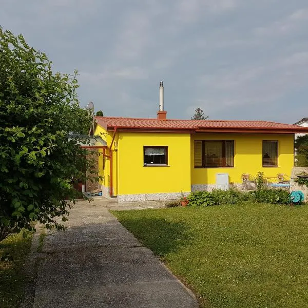 Ferienhaus Sonnenweg, hotel v destinaci Sankt Andrä bei Frauenkirchen
