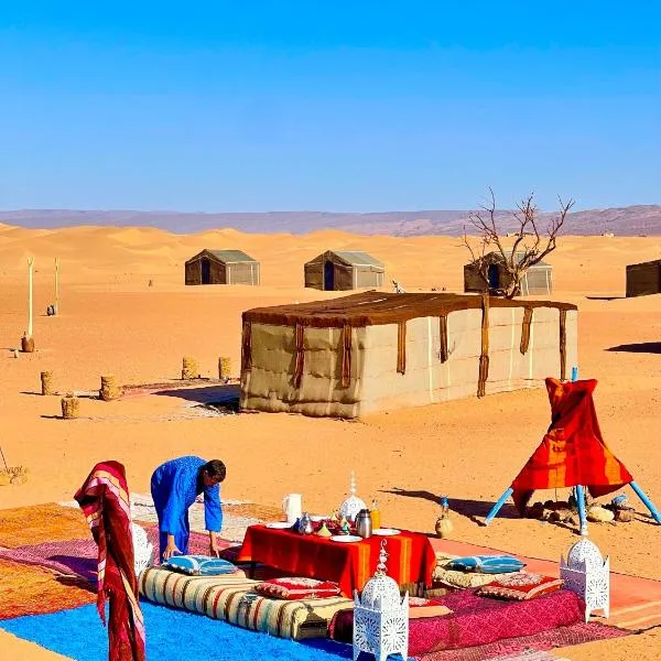 Mhamid Golden Dunes Camp - Le Chant Du Sable，Aït Ben Mohammed的飯店