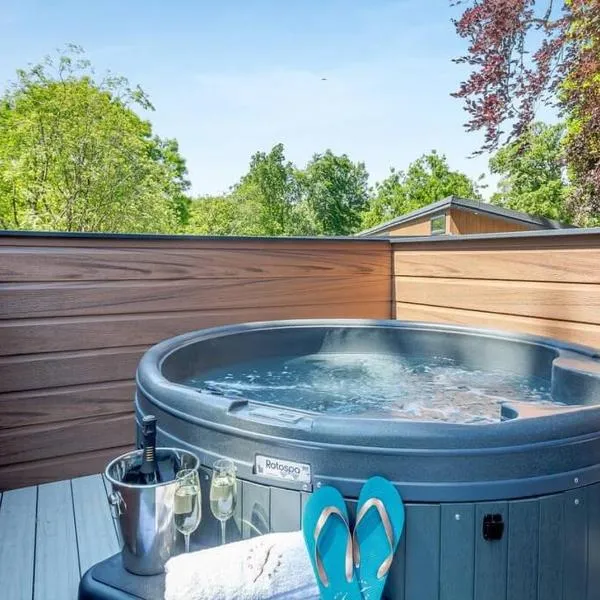 V28 - The Lookout with Hot Tub, hotell i Bangor