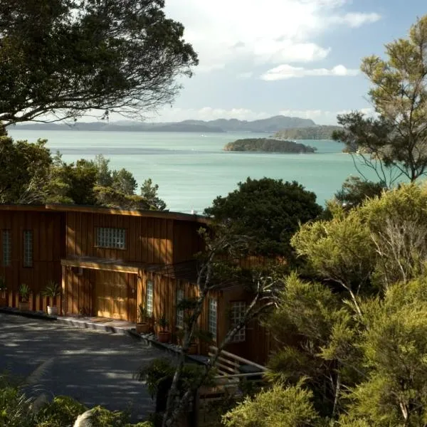 The Sanctuary at Bay of Islands, hotel in Maromaku