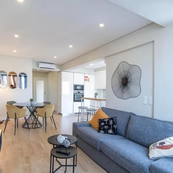 NEW - Luxury & bright apartment Lisbon, hotel in Lisbon
