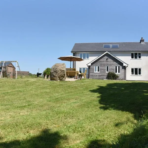 Maen Llwyd, hotel in Llanyre