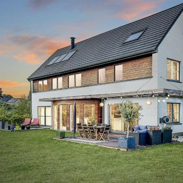Suite de luxe avec espace salon et balnéo à la campagne, hotel v destinaci Opprebais