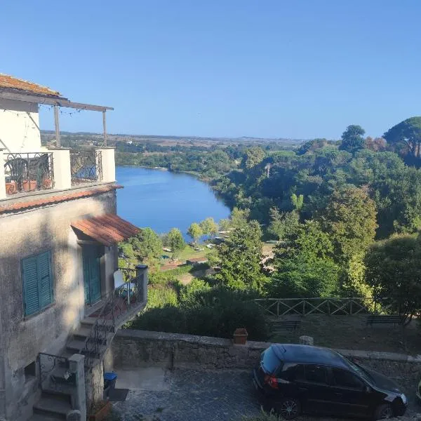 Chalet Romantico Sul Lago, hotel v destinácii Anguillara Sabazia