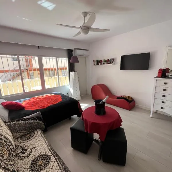 Estudio ROMÁNTICO La Carihuela, hotel en Torremolinos