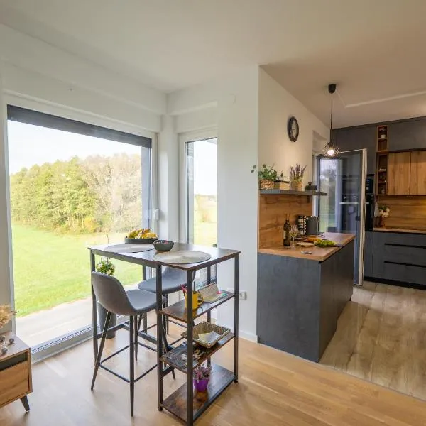 Apartman Nebo Castle View, Mini Zoo, Free Parking & WiFi, hotel in Ðurđevac
