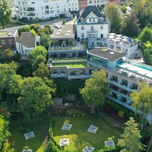 Hotel Villa Hügel, hótel í Waldrach