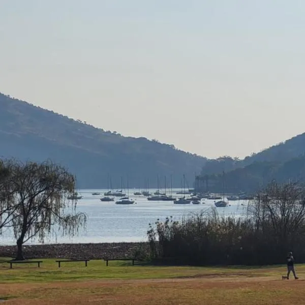 Waterfront Guest House, hotel in Hartbeespoort