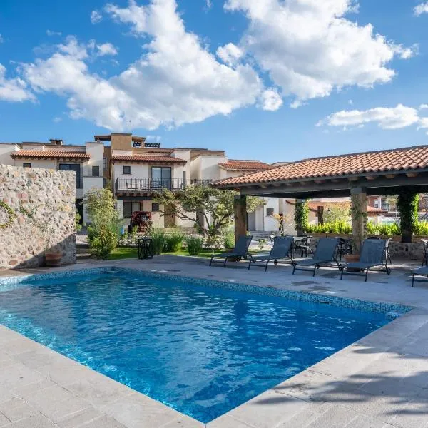 4BR Oasis with Pool & Gym at Nueva Escondida, hotel in San Miguel de Allende