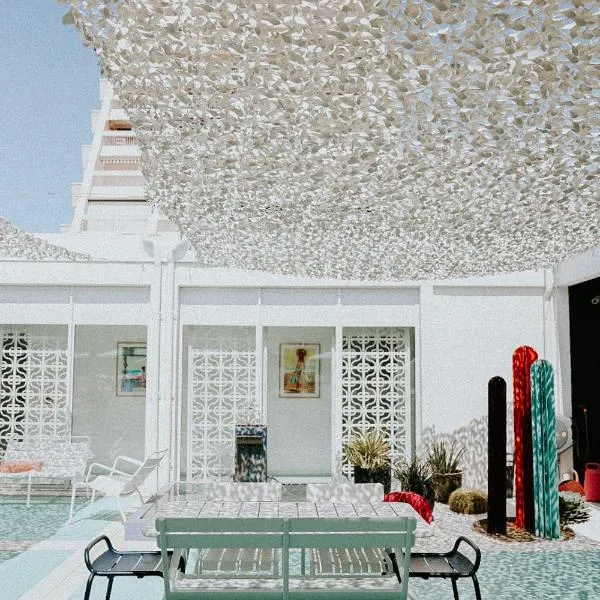 Hôtel Saint-Clair, côté Plage, hotel v destinácii La Grande-Motte
