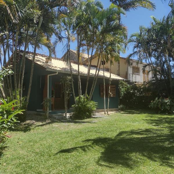 Casa em meio a natureza e próxima à praia