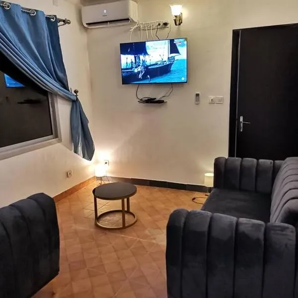 Charmant,bien localisé et lumineux Appartement F2M/401A, khách sạn ở Douala