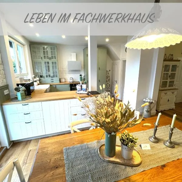 Customflats Erfurt - Tiefgarage - frisch renoviert, hotel v destinaci Erfurt