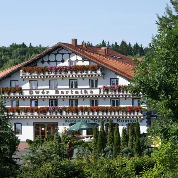 Dwór Bartnika, hotel en Narewka