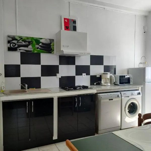 Appart la Percep、ラ・トゥール・ドーヴェルニュのホテル