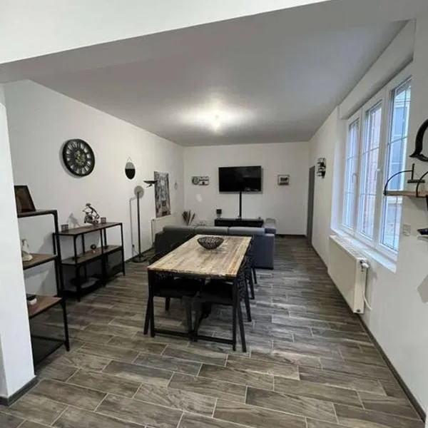 Maison avec cours privative, hotell sihtkohas Nesle