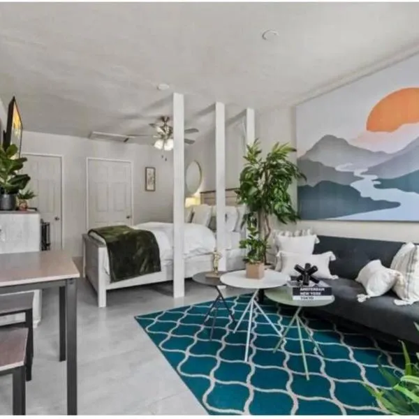 Inviting Oasis - Cozy, Spotless, and Comfortable Room, hotel v destinaci Pahokee