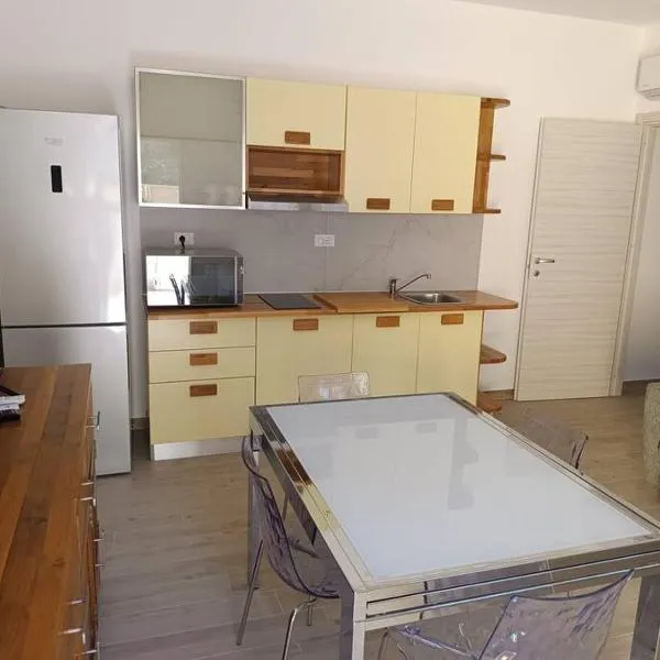 suite4relax - near poetto beach, hotel v destinaci Quartu SantʼElena