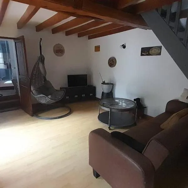 Charmante maisonnette au cœur de la campagne, hotel v destinaci Pourrain