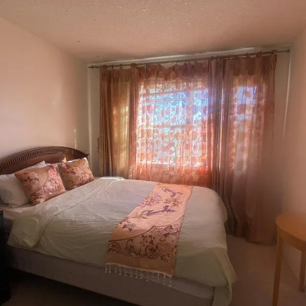 Hidden valley treehouse home!, ξενοδοχείο στο Κάλγκαρι