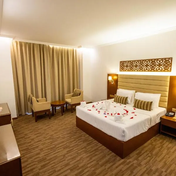 Viesnīca Hamdan Plaza Hotel Salalah, an HTG Hotel pilsētā Okkad