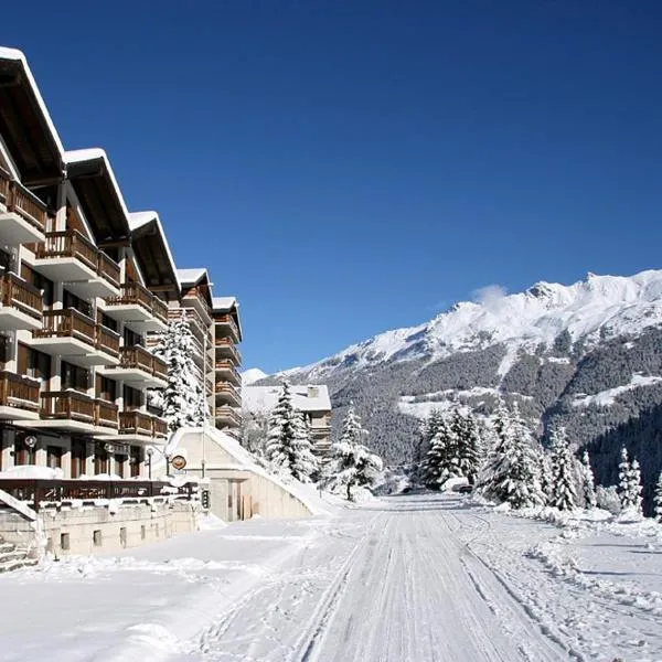 Hôtel Cristal - Swiss Riders Lodge Grimentz, hotel en Evolène