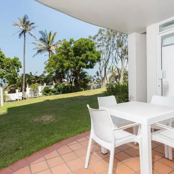 CHCO58 - 50m to the beach! - Perfect Beachside Family Holiday, hotel in Ballito