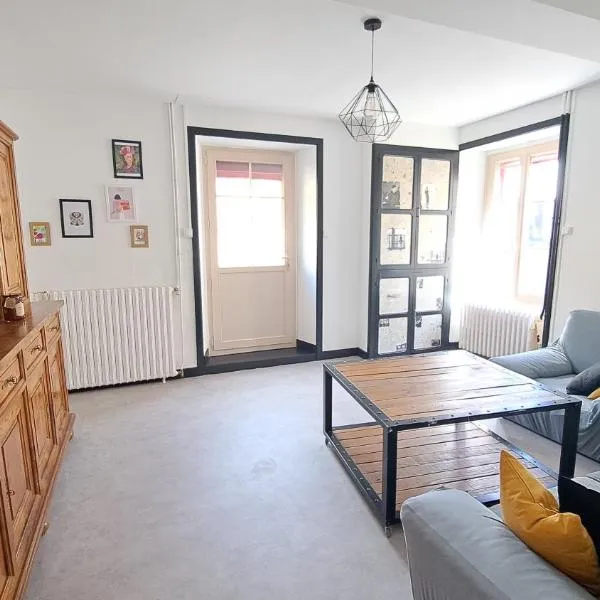 15 min du Puy Du Fou, Maison de bourg, 4/5 pers. – hotel w mieście Pouzauges