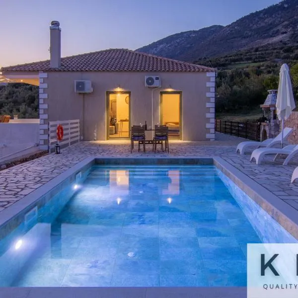 Skoumas villa surrounded by Olive trees!、Vlachataのホテル