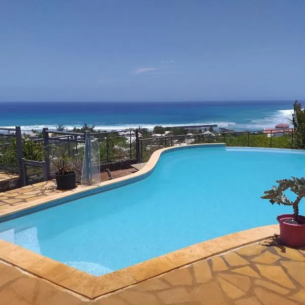 chambres d'hôtes saint gilles les bains，位于圣吉尔莱班的酒店