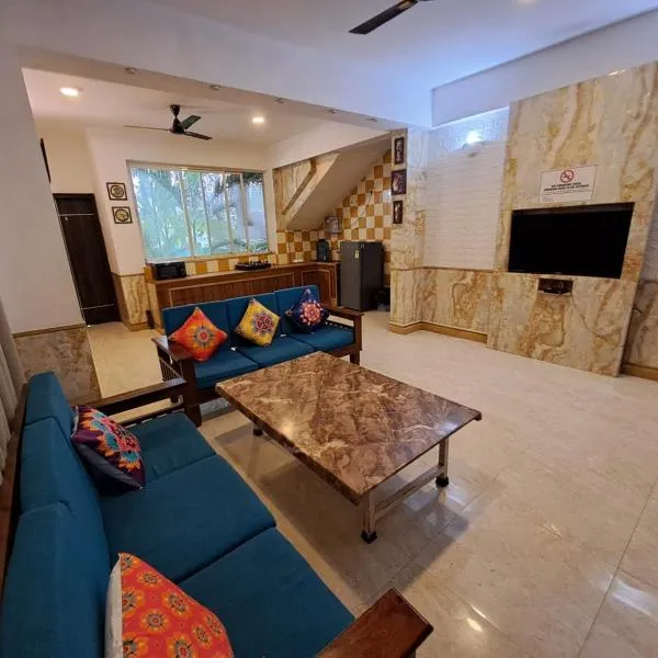4 BHK Private Villa Near Calangute, hotel v destinaci Goa