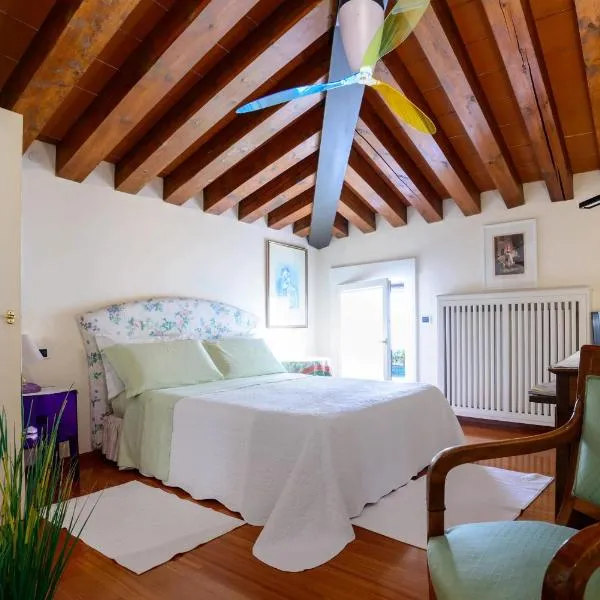 Mini Suite Deluxe Isola di Mezzo, hotel v destinaci Treviso