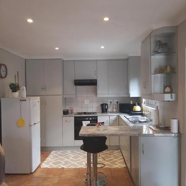 Fancy Pansy, Hotel in Germiston