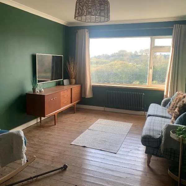 Tenby house for 6 with 2 parking spaces, hotel in Pembrokeshire